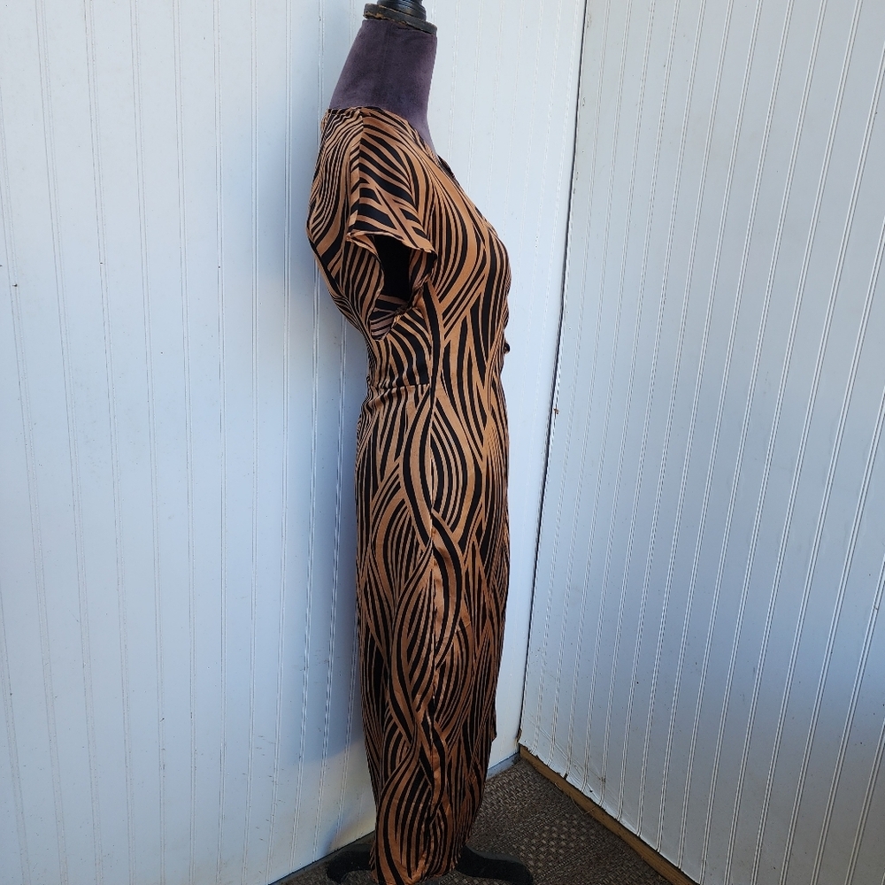 Joie De Vivre Womens Wrap Satin Dress Geo Print Tan Black Short Sleeve Sz M - Picture 6 of 15